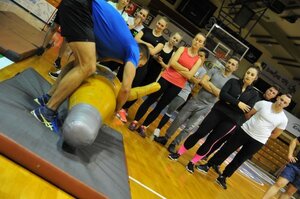 Sala gimnastyczna podczas testów sprawnościowych.