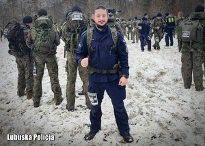 Posterunkowy Mateusz Kaziów na maratonie komandosa