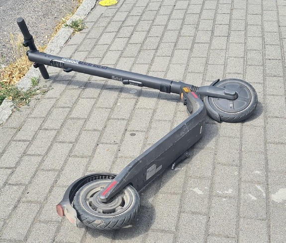 Bezpieczna jazda hulajnogą elektryczną – o czym należy pamiętać?