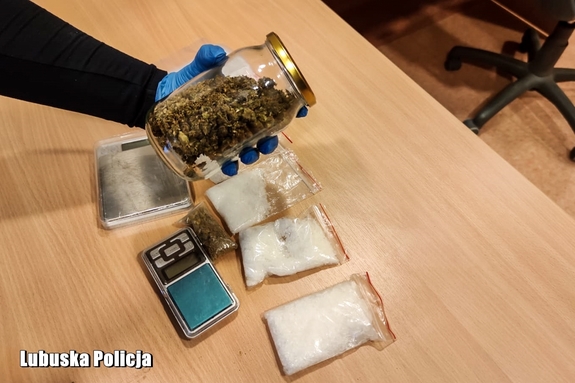 Posiadał znaczne ilości narkotyków. 62-latek tymczasowo aresztowany