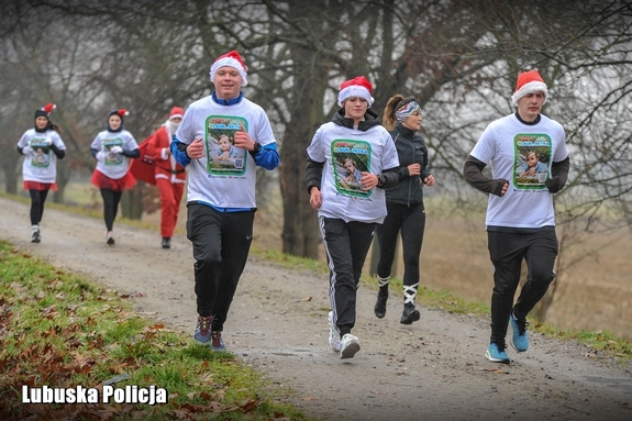 Biegniemy i maszerujemy dla 3-letniej Laury – charytatywna inicjatywa, która łączy serca i daje nadzieję