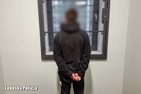 Podejrzany o kradzież w sklepie zatrzymany przez dzielnicowego
